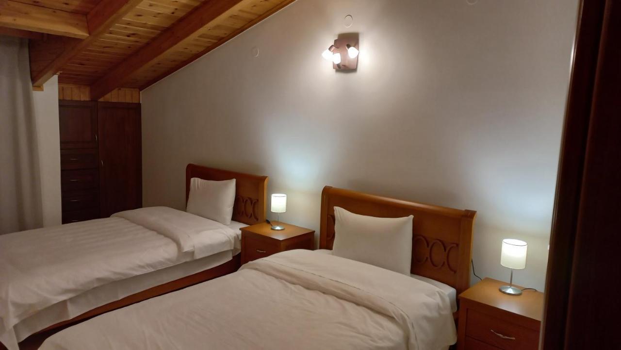 O Fotis Studios & Apartments Янина Екстериор снимка