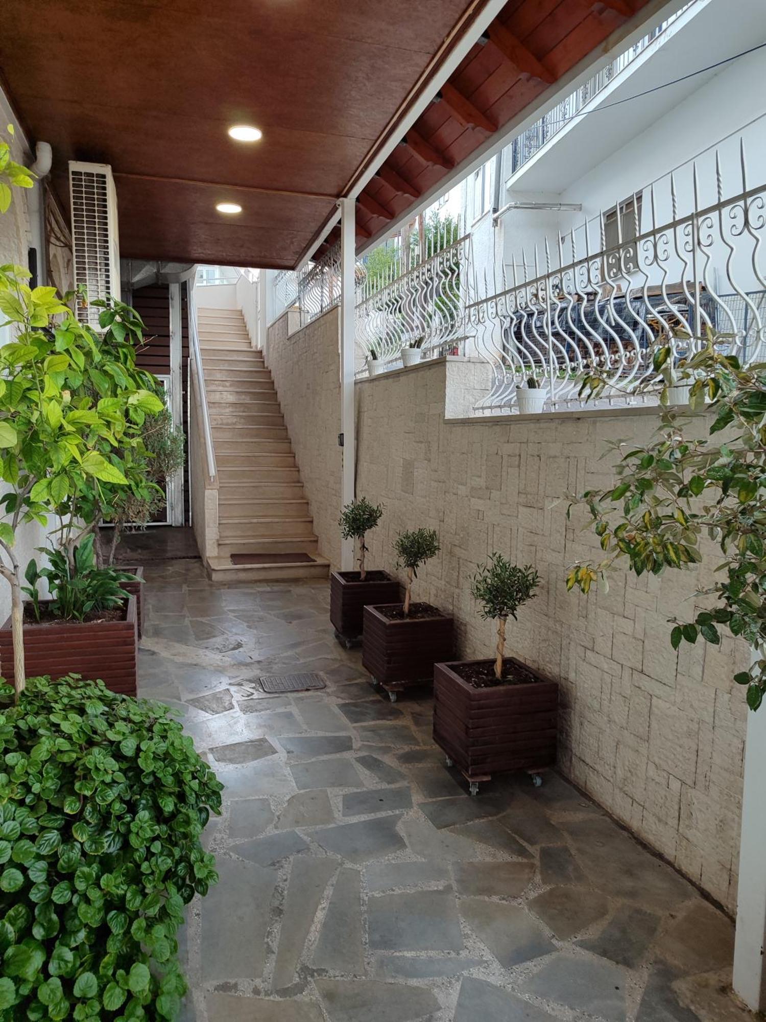 O Fotis Studios & Apartments Янина Екстериор снимка