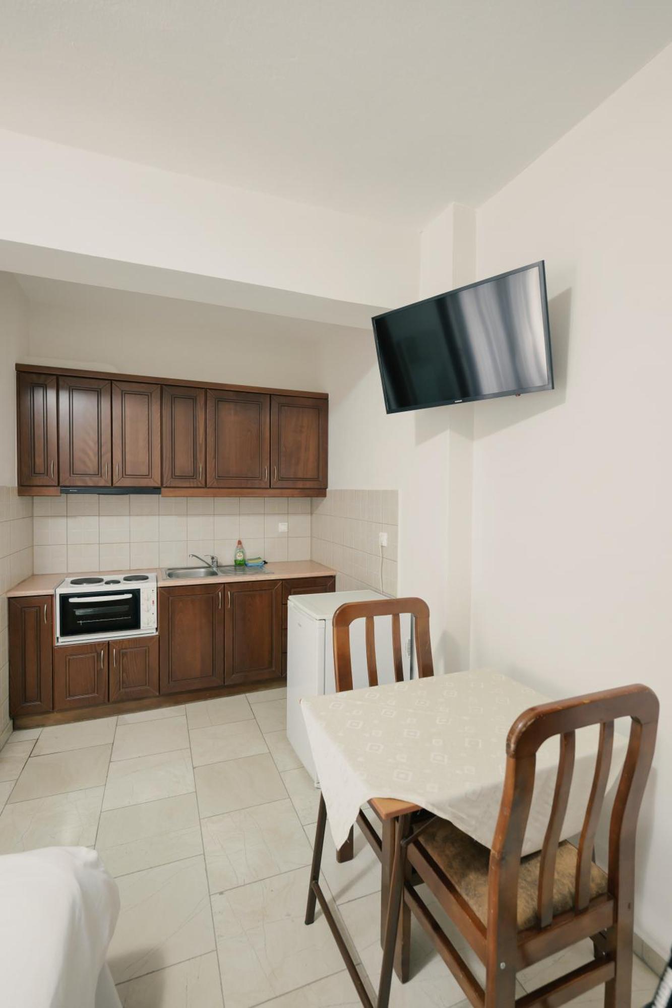 O Fotis Studios & Apartments Янина Екстериор снимка