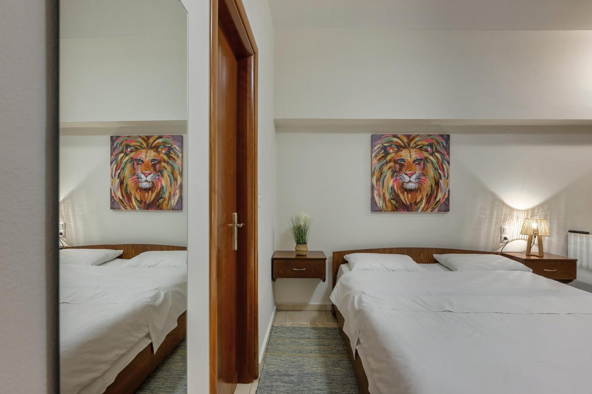 O Fotis Studios & Apartments Янина Екстериор снимка