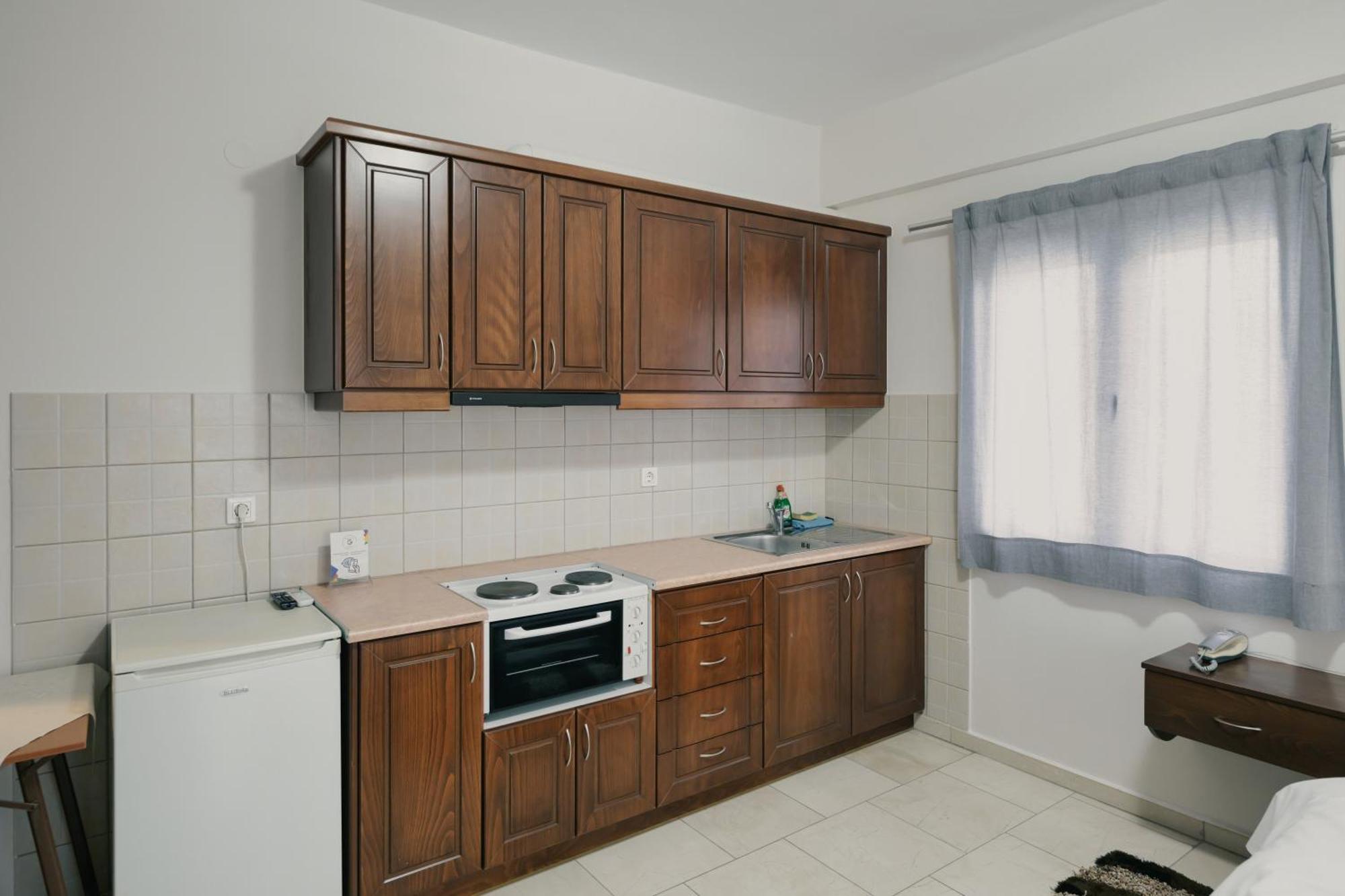 O Fotis Studios & Apartments Янина Екстериор снимка