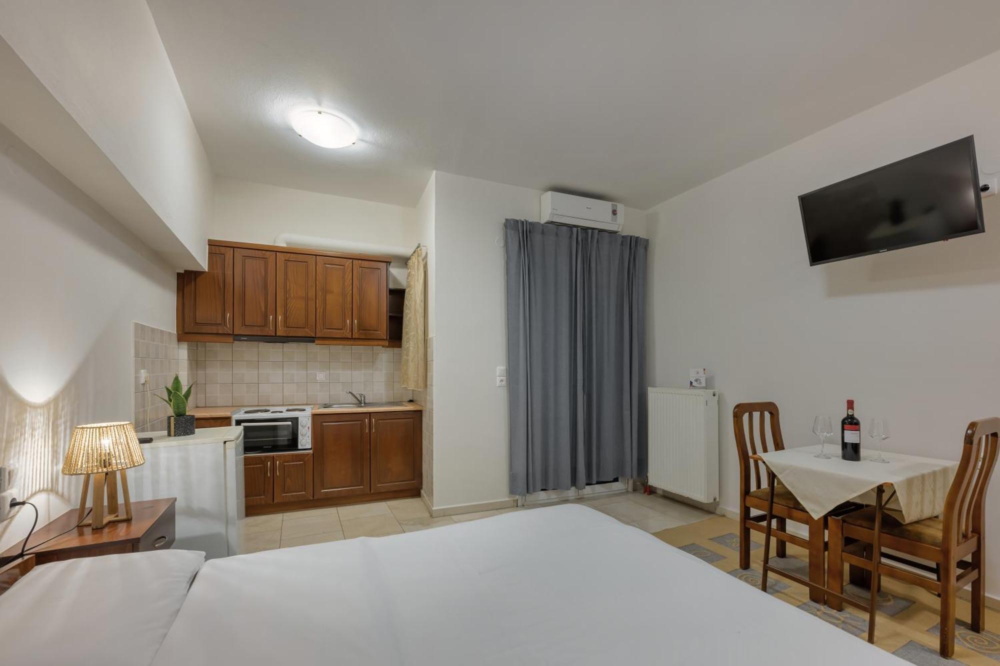 O Fotis Studios & Apartments Янина Екстериор снимка