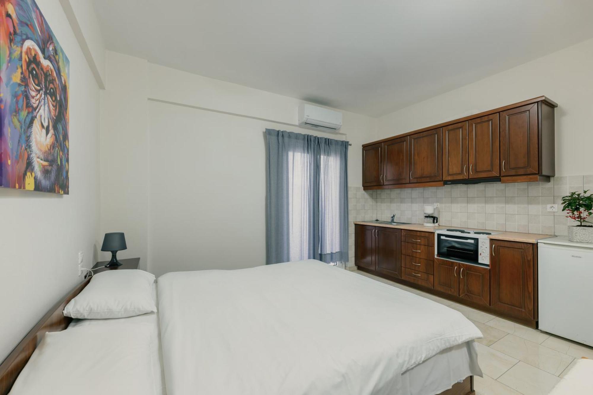 O Fotis Studios & Apartments Янина Екстериор снимка
