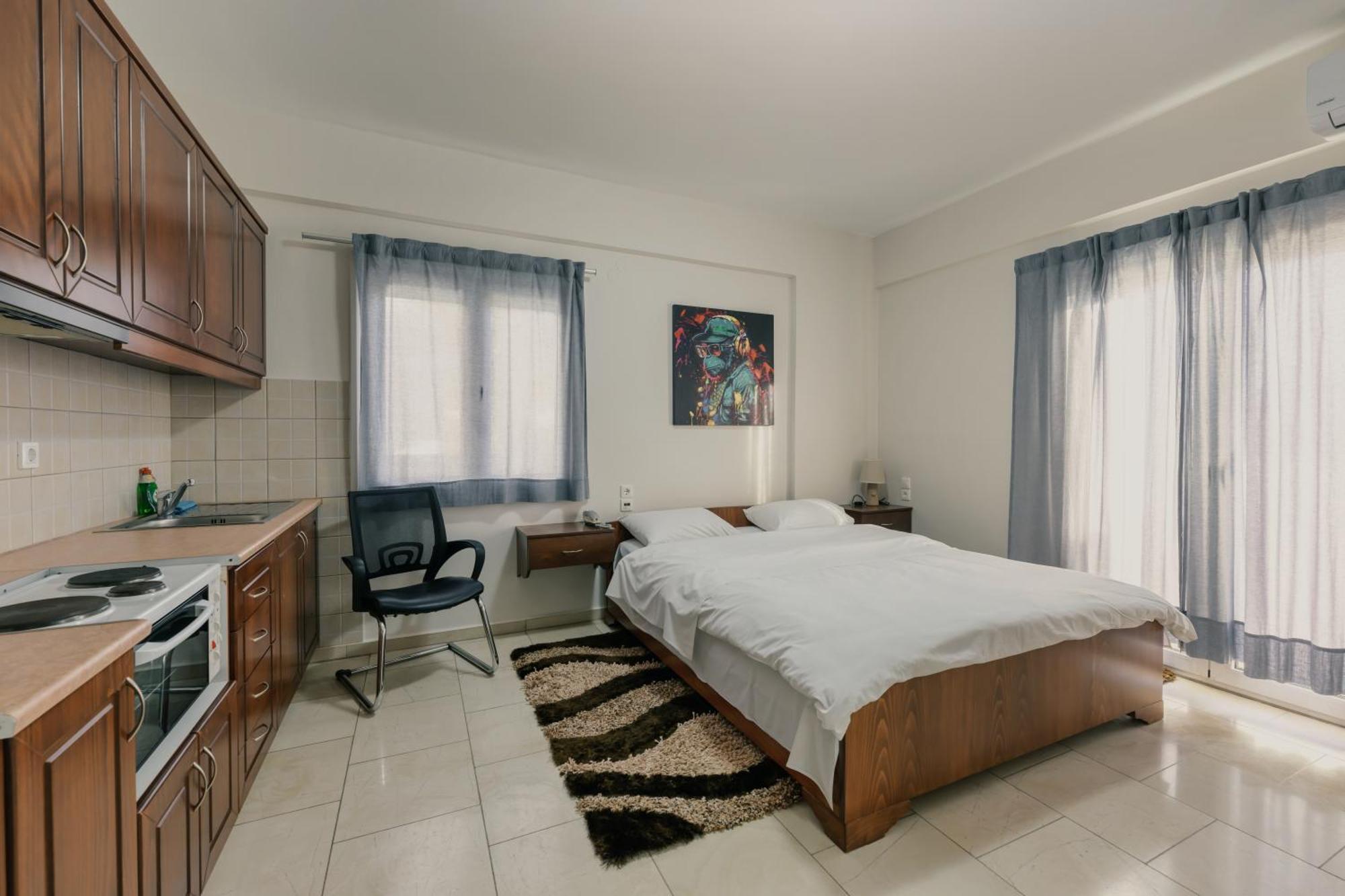 O Fotis Studios & Apartments Янина Екстериор снимка